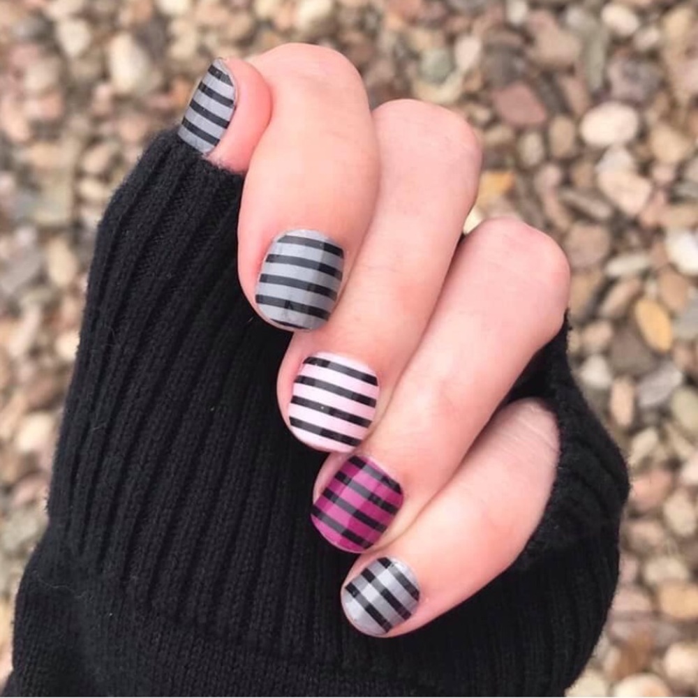 *Retired* Color Street: Between the Lines | Stripes Clear Overlay Black Layer - Picture 2 of 11